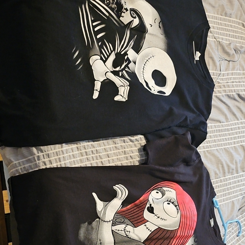 Men And Womens Black Graphic T-Shirt